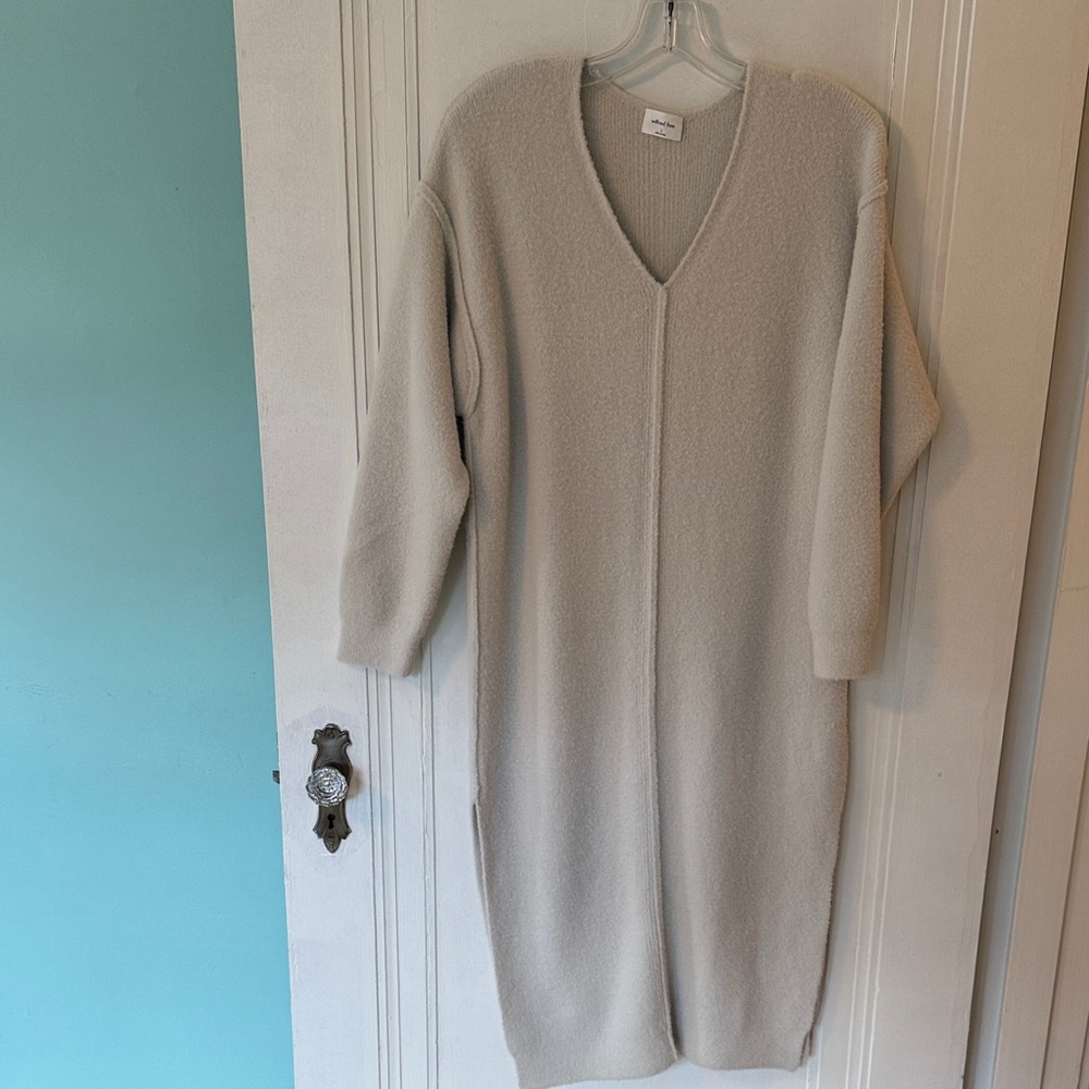 Wilfred Free Soft sweater v neck dress. Beige